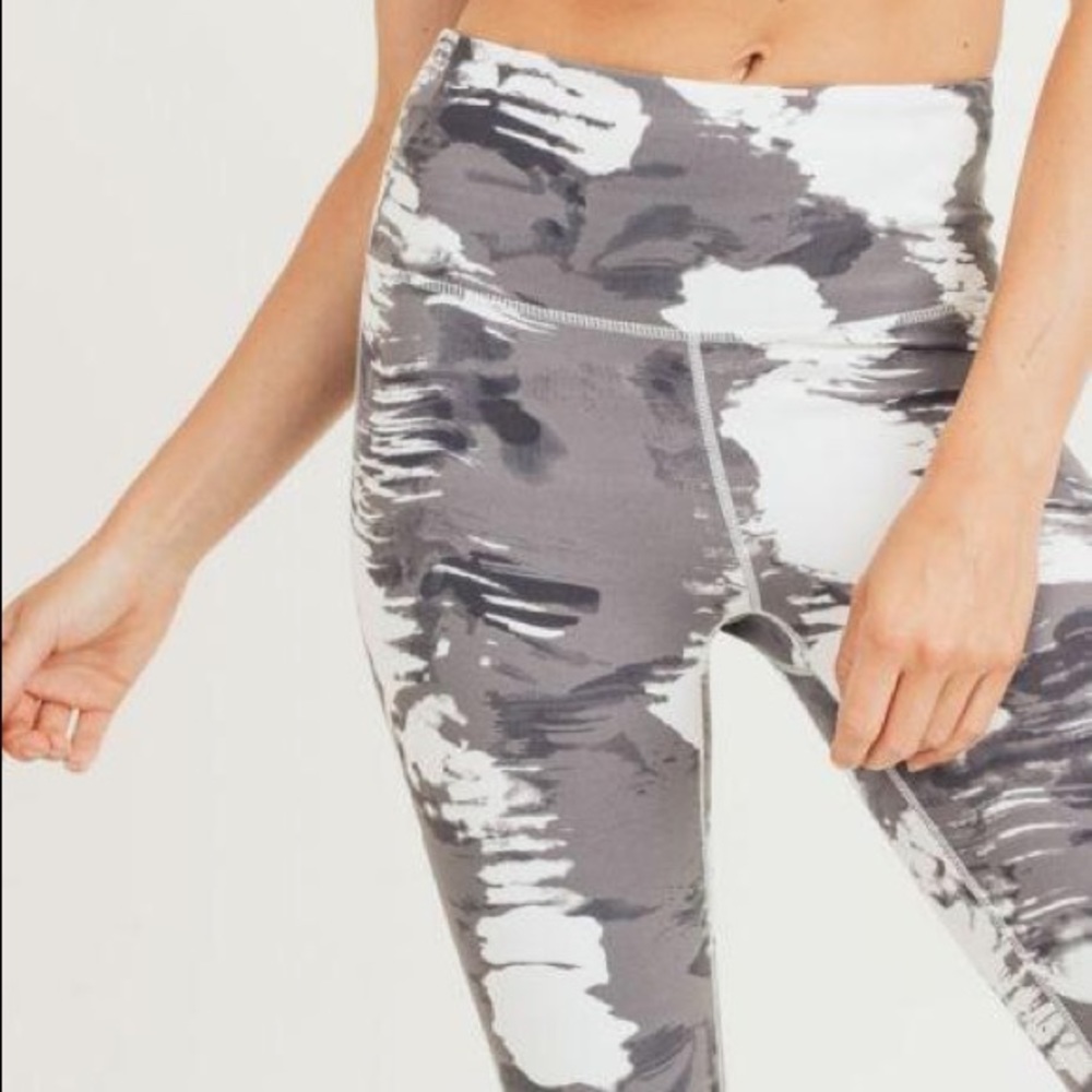 White Clouds Print Highwaist Leggings